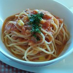 タキオン - ツナのトマトソースパスタ。予想外に(失礼)ちゃんとしたパスタでした。