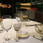 佛蘭西料理 名古屋 - アンリ・マンドワ 
      エルヴェ・マルロー　ブリュット　ナチュール 
      Henri Mandois　Herve Malraud Brut Nature 
      フランス/シャンパーニュ/シャンパン/