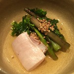 松もと - 山葵の葉とエンガワ