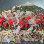 Okonomiyakifukuchan - 鰹節と紅生姜をのせてみた