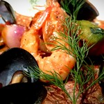 ブレッツカフェクレープリー - 天使海老、ホタテのソテー、カニのベシャメルソース、ほうれん草、チーズ、アメリケーヌソース