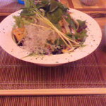 手打ちそば　彩の実 - サラダです。量に驚きます。