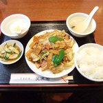 美味閣  - 豚バラ角煮とキャベツ炒めランチ　￥７５０