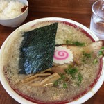 らー麺 たまや零式 - にぼし背脂ソバ 680円