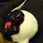 神田ヂンギス王 - アイスクリーム ハスカップジャム