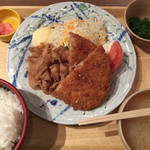 築地食堂 源ちゃん - 生姜焼きとマグロメンチ定食¥900(税別)