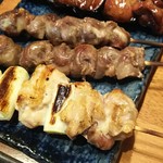 ちょい飲み酒場 酔っ手羽食堂 - （2017年1月  訪問）レバ、砂肝、ねぎま、各1串100円。レバは臭みあり、砂肝は水っぽい、ねぎまは美味しかったです。