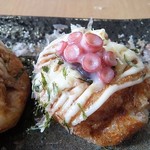 Tetsujin No Aji Tako Kin - 塩マヨアップ。フンワリ鰹＆青のりの優しい香りにアッサリとしたマヨのコクが加わり美味い。