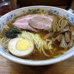 ごとう - ラーメン中盛り、チャーシュー一枚追加　730円