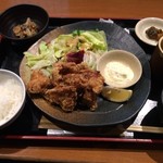 地酒とそば・京風おでん 三間堂 - 鳥のから揚げ定食