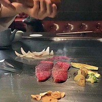 ステーキ　ロン - 厚い鉄板で焼きます