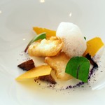 アマルフィ - ヤガラのフリット　ジャガイモのエスプーマと黒ビールの泡を添えて