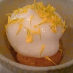 シック プッテートル - オレンジ、レモングラスのムース、菊の花、生姜のスプレー