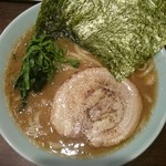 Yokohamaiekeiramenakabanehamaya - 醤油 並