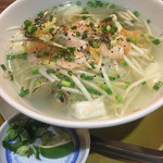 ニャーヴェトナム - たっぷり魚介と野菜のあっさりフォー
2017/01/9訪問