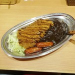 ゴーゴーカレー 東陽町スタジアム - ロースカツカレー＋ウインナー