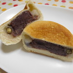 Y's DELI & BAKERY - 中野福豆あんぱん　断面