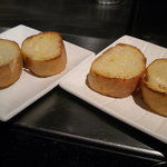 鉄板焼レストラン八景 - ガーリックトースト