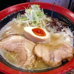 かしや - 「濃厚とんこつ」(750円)。こればっか。