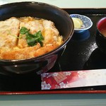 ふじい - カツ丼・味噌汁・沢庵