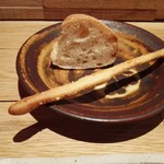 サグラ - フォカッチャとグリッシーニ