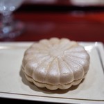 銀座 しのはら - フォアグラ最中