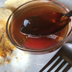 なたね - 紅茶ゼリーは表面にラズベリーソースで手が込んでる