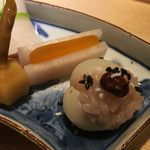 まる富 - 百合根赤飯蒸し