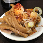 中華そば べんてん - ビールに付いてくるおつまみ