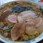 かまや食堂 - 中華そば（大盛り+煮玉子）