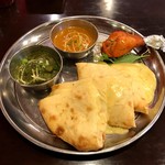 ナマステタージマハル - チーズナンランチ（チキンカレー・ホウレンソウチキン）・タンドリーチキン