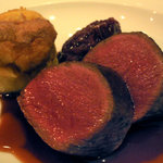 レストラン カーウントカー - 鹿ロース肉のロースト　オーストリア伝統的なソースと共に