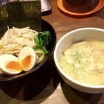 中村家 - とんこつ醤油つけ麺830円