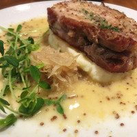 Les Jardin des dodine - 【ランチ】
                豚ロースのソテー マスタードソース マッシュポテト添え
                マッシュポテトには肉汁をたっぷりと含ませてからいただきます。
