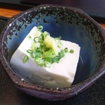 Oshokujidokoro Uchiyama - [料理] 冷や奴 (木綿豆腐)