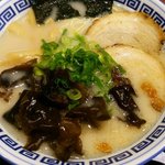 久留米ラーメン清陽軒 - 屋台仕込みラーメン　５８０円にキクラゲをトッピング