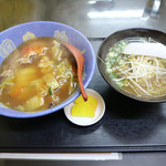 まんぷく軒 - どんぶり定食の中華丼+半ラーメン