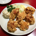 中華菜館 紅宝石 - 若鶏の唐揚げ ¥700