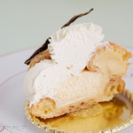 パティスリー ユウ ササゲ - サントノーレ・バニーユタヒチ（断面）