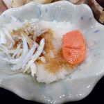 魚屋スタンドふじ - しらすの大根おろしの明太子のせ