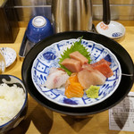 お造り定食　９５０円(税込）