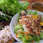 Dara Vietnam Food - ヌードルスープ60バーツ