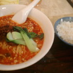 いづみ飯店 - 坦々麺とライス