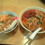 アジアンキング - テンホー麺とミニニラ玉子丼セット　