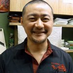 ちゃ味鶏 - 【本人許諾済】最後に、店主の井上さんです。 この、笑顔を見て下さいよ。 素敵でしょ。 最初は、まる坊主で、ちょっぴり怖い人とか思いましたが、全然違いましたよ。 料理に愛情を持って美味しい料理をお客様に