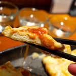 地酒喝采 かも蔵 - たっぷり絡まるチーズの風味が、意外と日本酒に合う