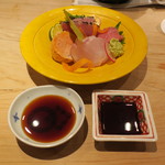 くろぎ - お造り：鰹、1週間熟成の大間の鮪、余市のあん肝、玄界灘のクエ1