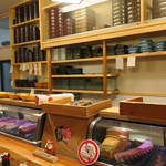 魚正 - カウンター席に座りました