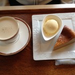 Bi-Nzu Kitami - カフェモカのチーズケーキのセット
