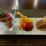 Hanamura - 「野菜畑ランチ」デザート（アイス・フルーツ・ケーキ）